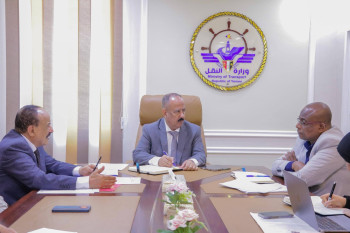 وزير النقل يطلع على نشاط سير العمل في مؤسسة موانئ البحر العربي